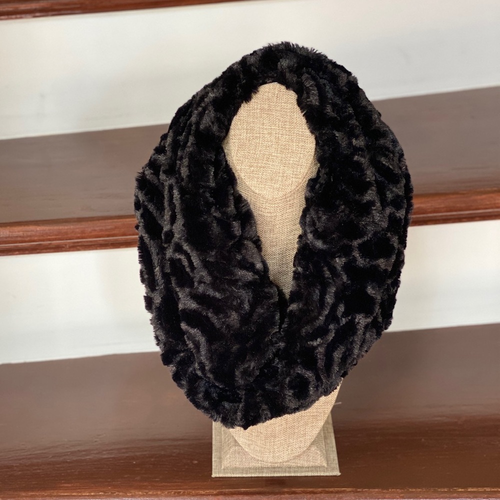 Faux fur Infinity Scarf